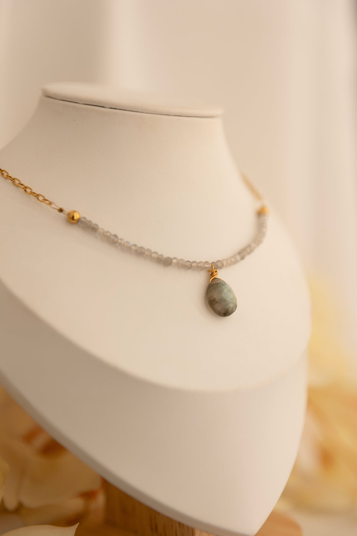 Collier AURA