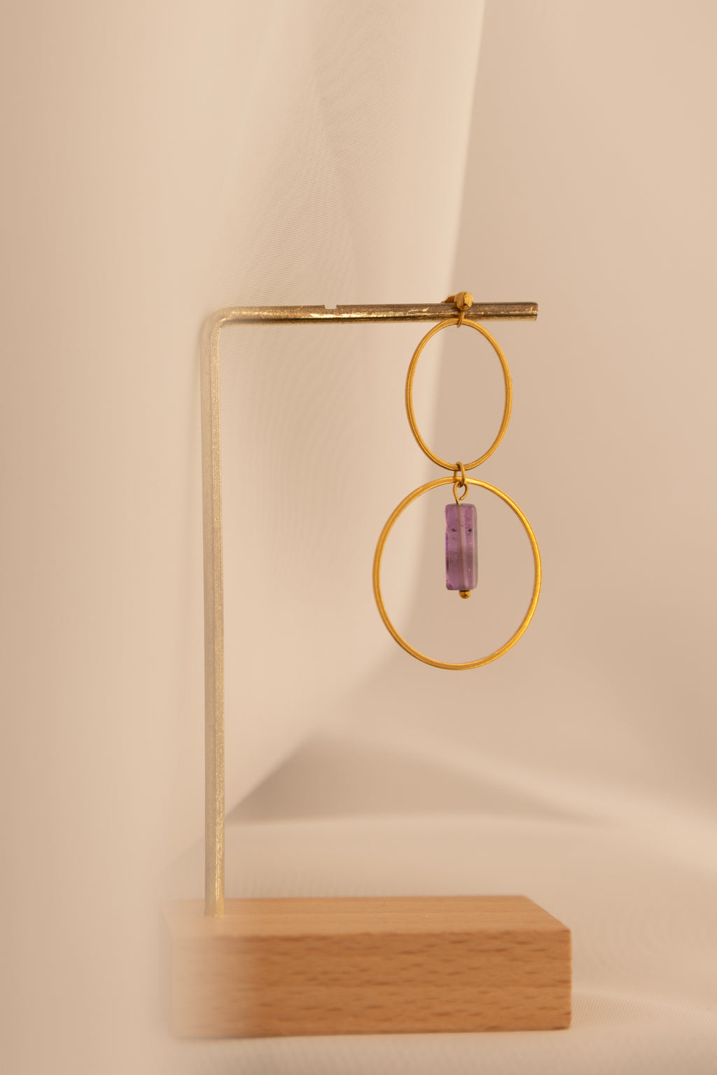 Boucles géométriques en améthyste